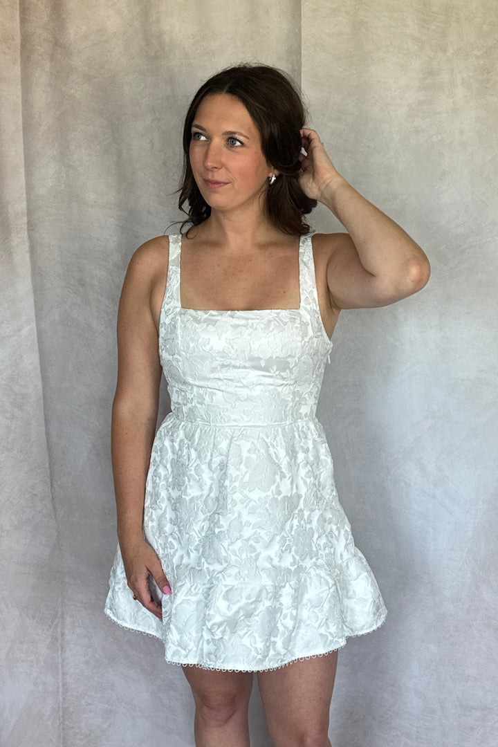 Chic White Party Dress
