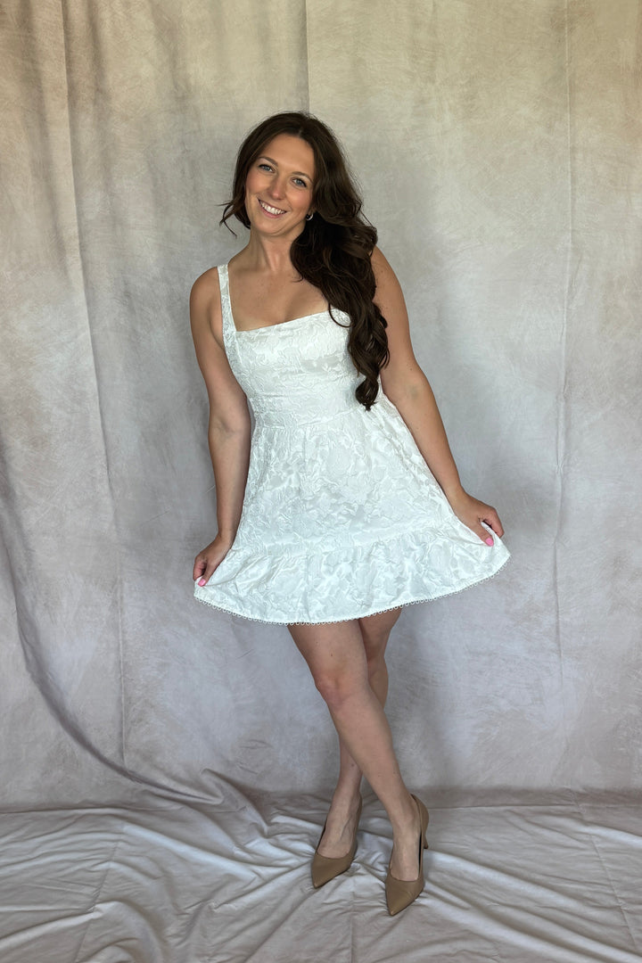 Chic White Party Dress